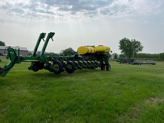 Image of John Deere 1770 equipment image 3