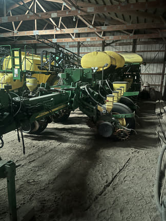 Image of John Deere 1770 equipment image 1