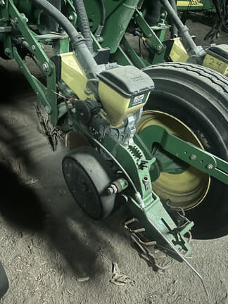 Image of John Deere 1770 equipment image 2