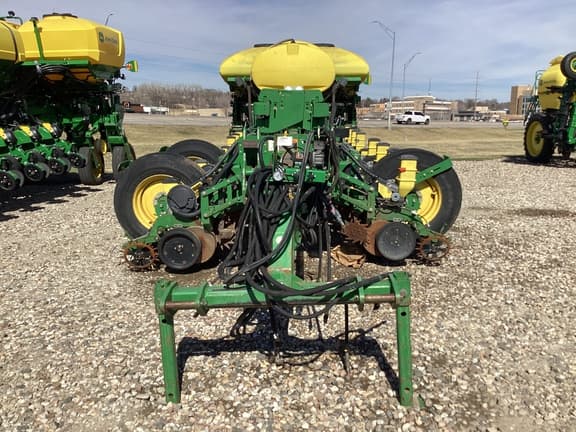 Image of John Deere 1770 equipment image 1