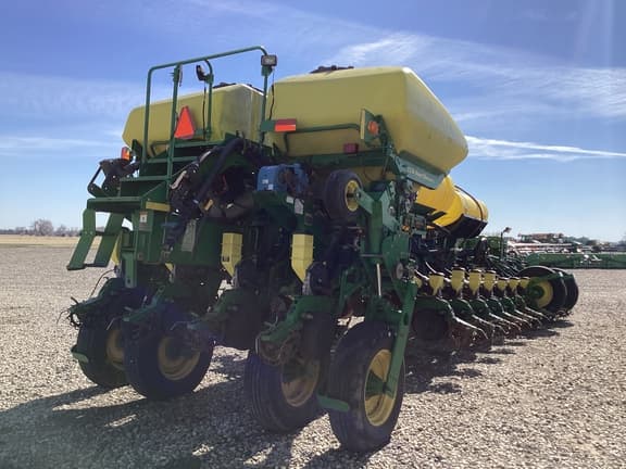 Image of John Deere 1770 equipment image 3