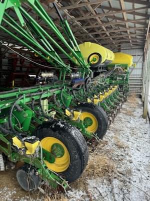 2006 John Deere 1770 Image