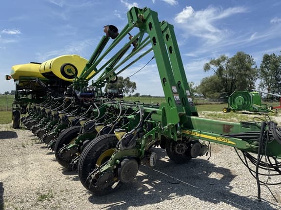 Image of John Deere 1770 Primary image