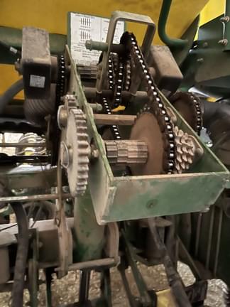 Image of John Deere 1770 equipment image 4