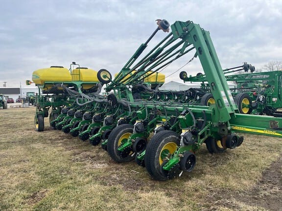 2006 John Deere 1770 Equipment Image0