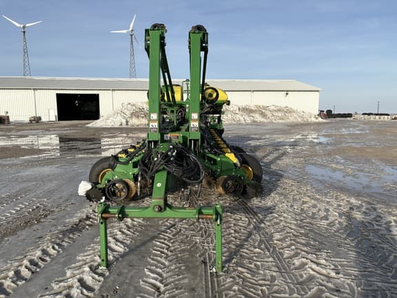 Image of John Deere 1770 equipment image 3