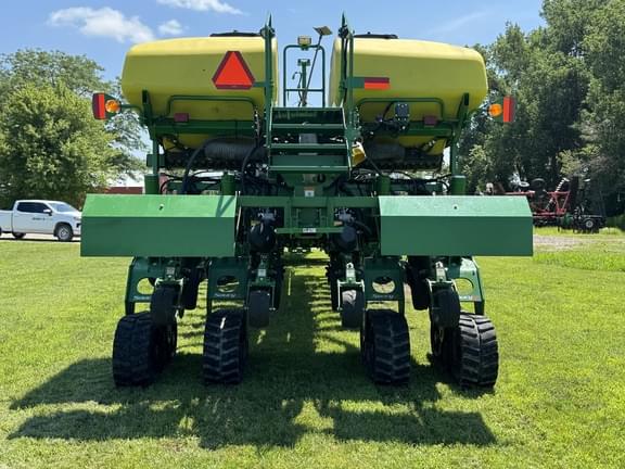 Image of John Deere 1770 equipment image 4