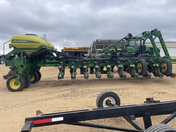 Image of John Deere 1770 equipment image 4