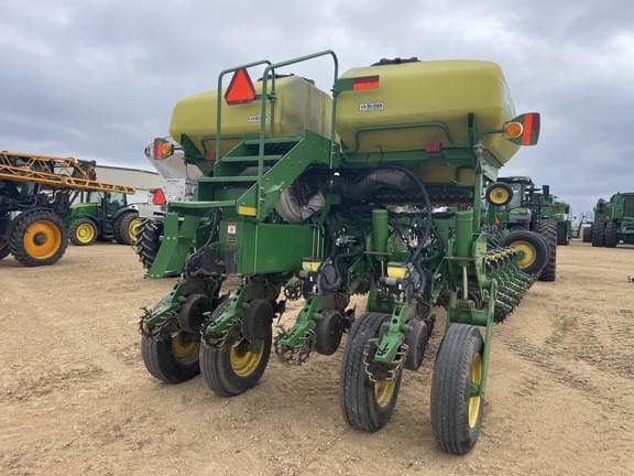 Image of John Deere 1770 equipment image 2