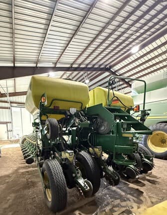 Image of John Deere 1770 equipment image 2