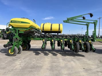 Main image John Deere 1770
