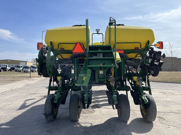 Image of John Deere 1770 equipment image 3