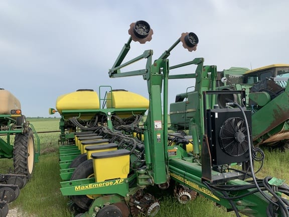 Main image John Deere 1770