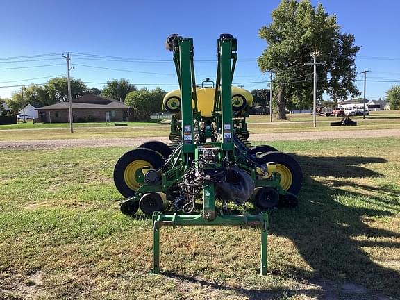 Image of John Deere 1770 equipment image 2