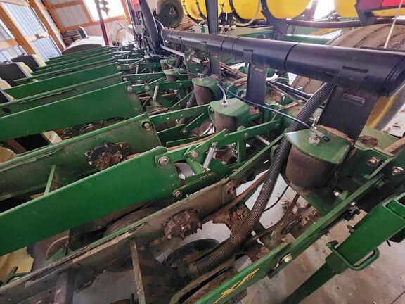 Image of John Deere 1780 equipment image 3