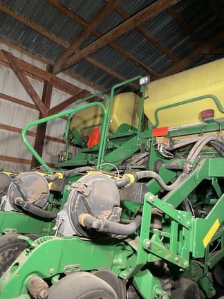 Image of John Deere 1790 equipment image 4