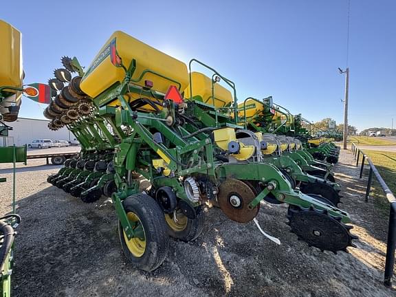 Image of John Deere 1790 Primary image