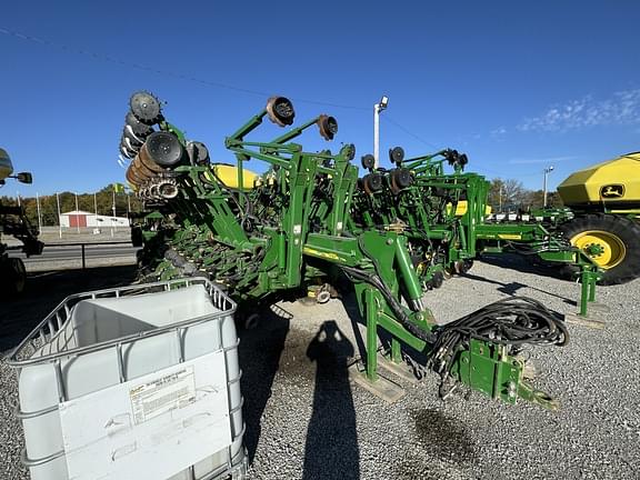 Image of John Deere 1790 equipment image 2