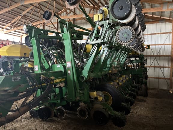 Image of John Deere 1790 equipment image 4