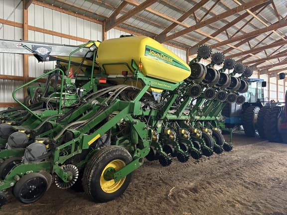 Image of John Deere 1790 equipment image 1