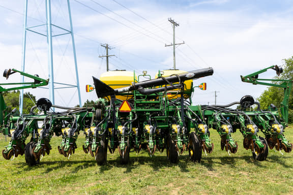 Image of John Deere 1790 equipment image 3