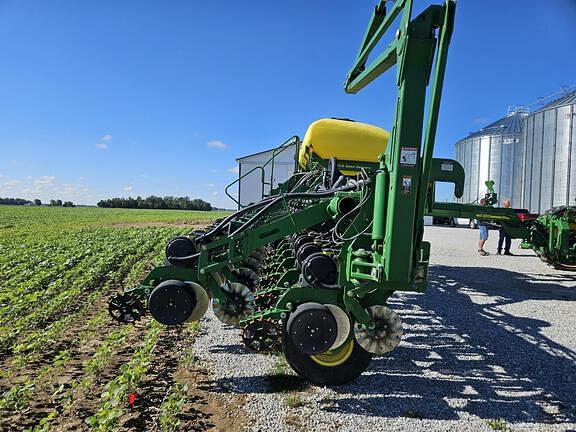 Image of John Deere 1790 equipment image 2