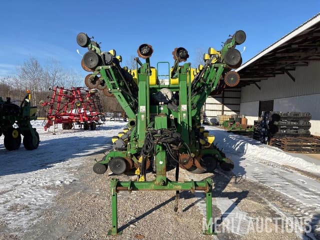 Image of John Deere 1790 equipment image 1