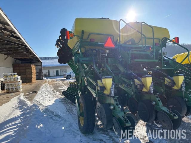 Image of John Deere 1790 equipment image 4