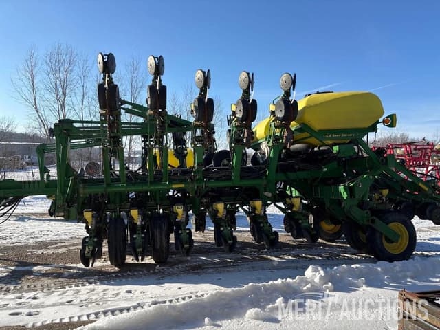 Image of John Deere 1790 equipment image 3