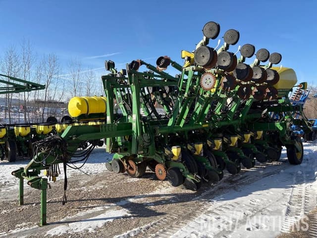 Image of John Deere 1790 equipment image 2