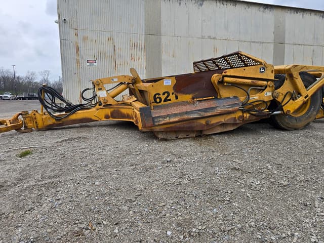 Image of John Deere 1812C equipment image 2