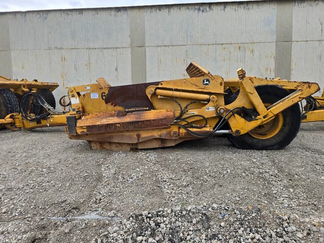 Image of John Deere 1812C equipment image 4