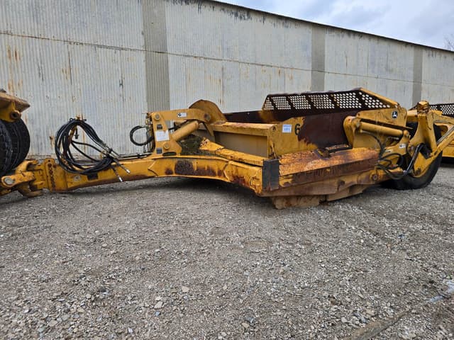 Image of John Deere 1812C equipment image 2