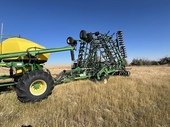 Image of John Deere 1835 equipment image 2