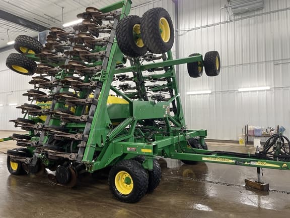 Image of John Deere 1990 equipment image 2