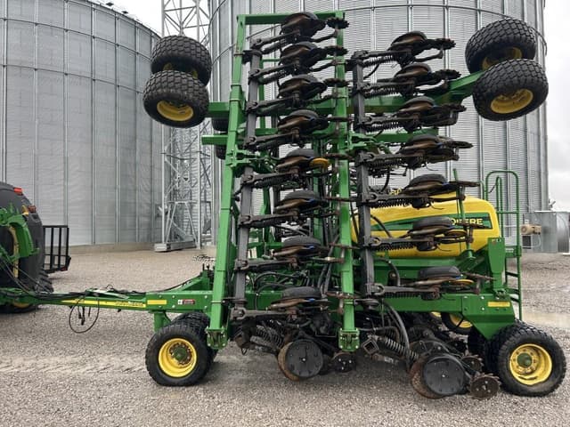 Image of John Deere 1990 equipment image 2