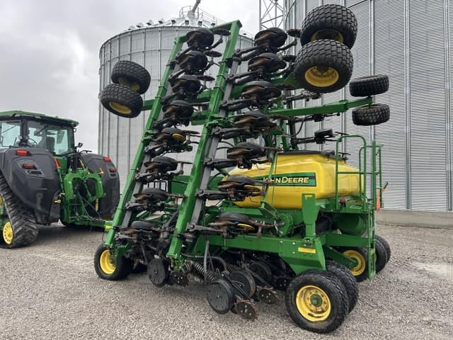 Image of John Deere 1990 equipment image 4