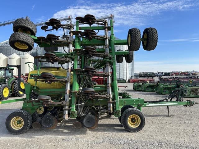 Image of John Deere 1990 equipment image 3