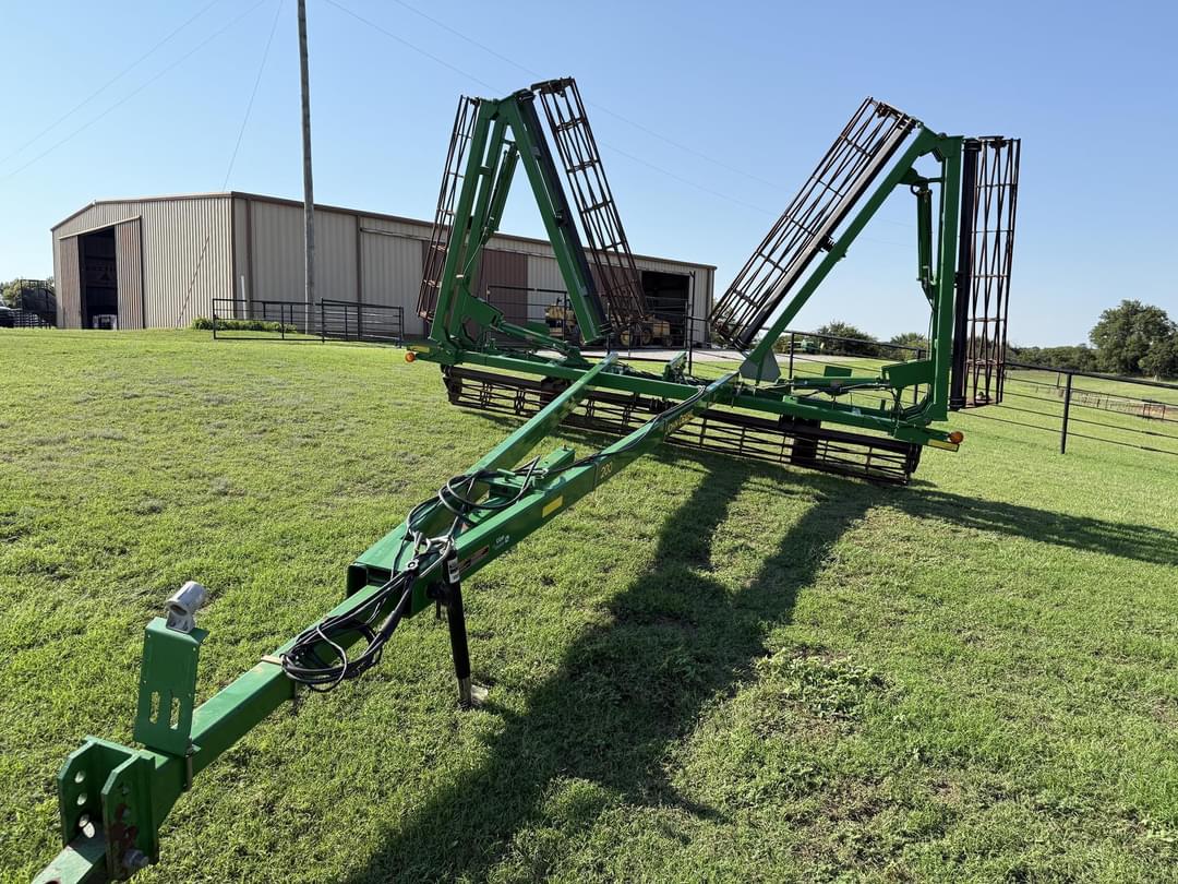 Image of John Deere 200 Image 1