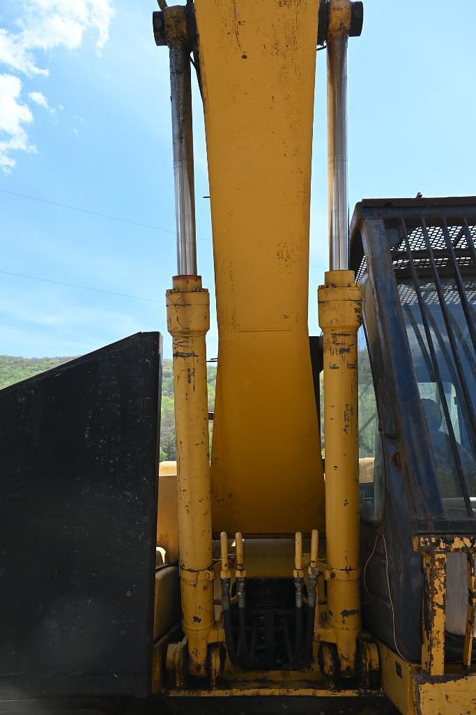 Main image John Deere 200C LC 15