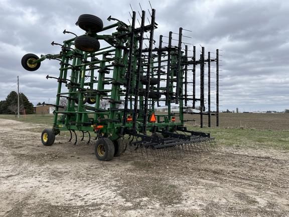 Image of John Deere 2210 equipment image 3