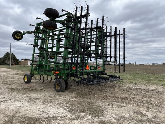 Image of John Deere 2210 equipment image 4