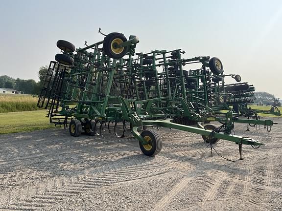 Image of John Deere 2210 equipment image 4