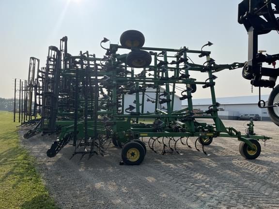 Image of John Deere 2210 equipment image 3