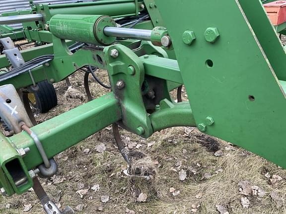 Image of John Deere 2210 equipment image 3