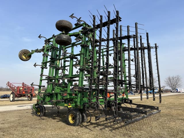 Image of John Deere 2210 equipment image 4