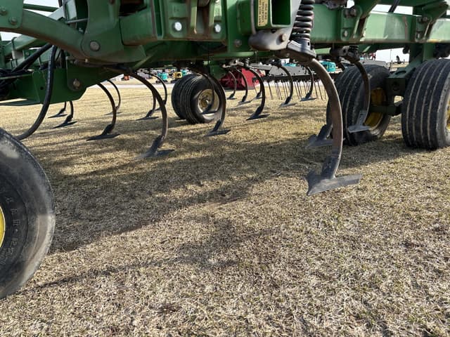 Image of John Deere 2210 equipment image 1