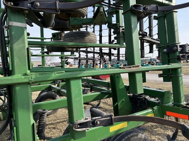 Image of John Deere 2210 equipment image 2