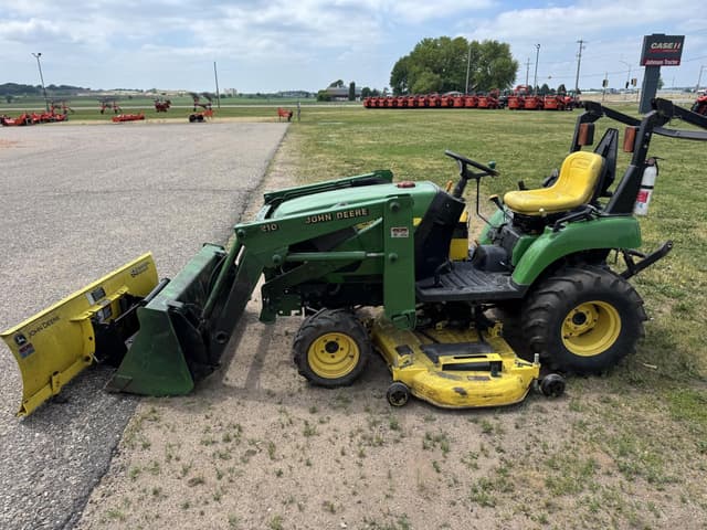 Image of John Deere 2210 equipment image 1
