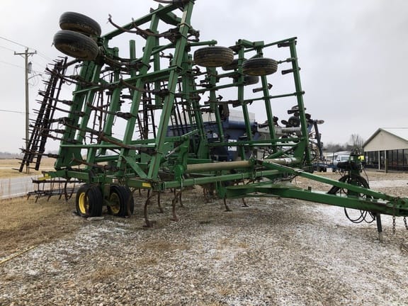 Main image John Deere 2210L